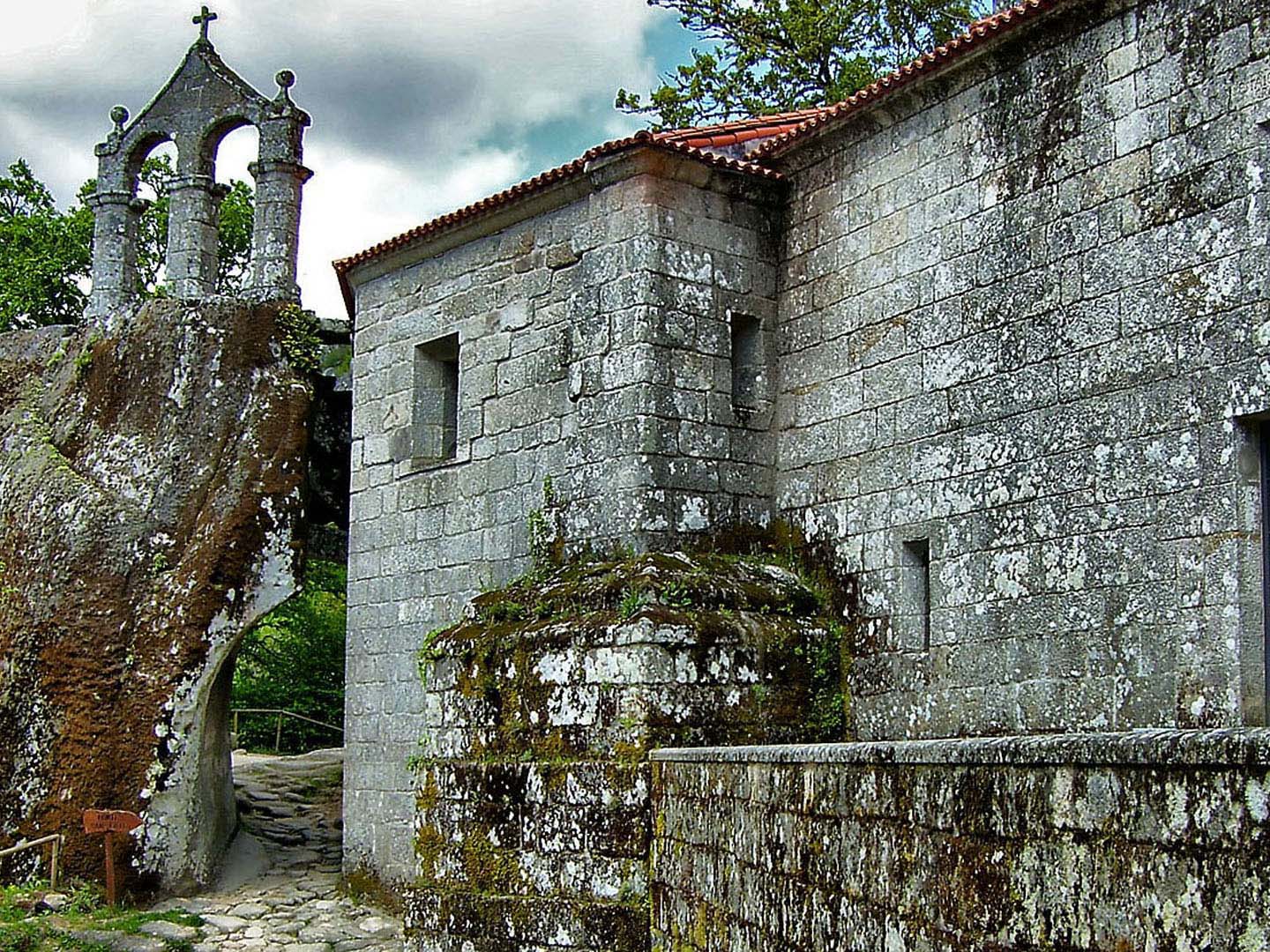Monasterio de San Pedro de Rocas